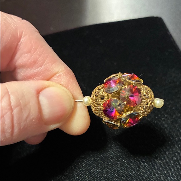 Elegant vintage 1950’s Gold with rhinestones in a Filigree hat Pin - Picture 7 of 12